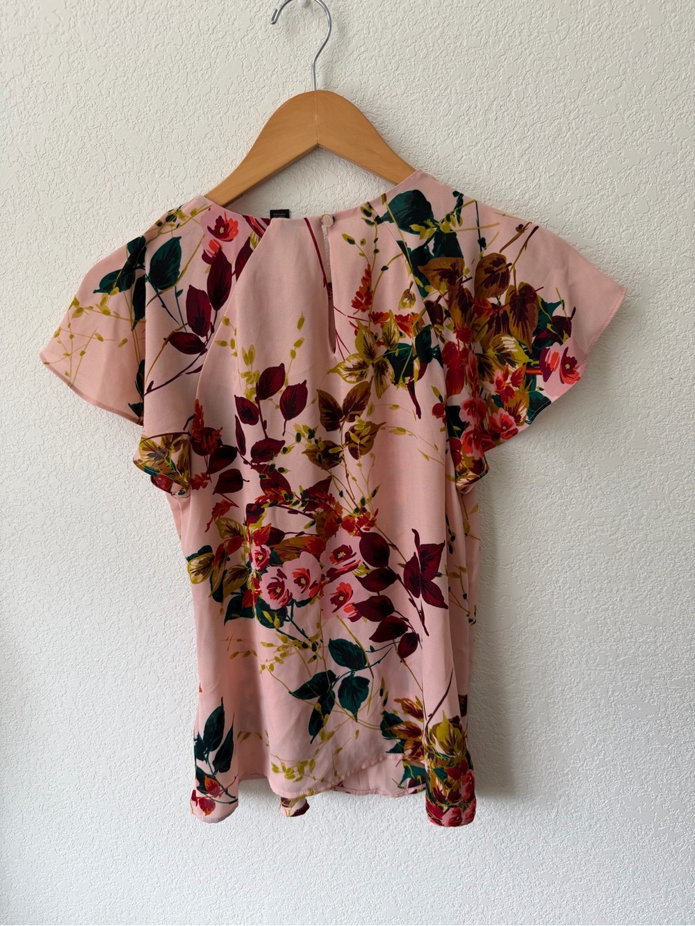 Pink Floral Pleated Flutter Sleeve Blouse - Picture 6 of 8